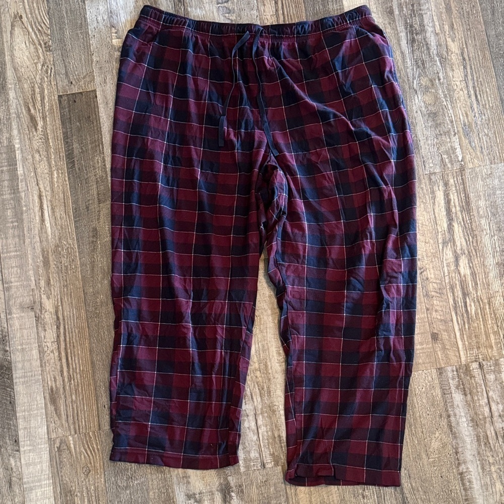 Nautica Men's Burgundy and Navy Plaid Joggers